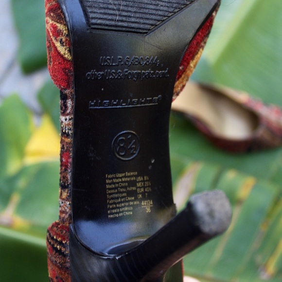 Vintage Pointed Toe Pattered Heels - Picture 4 of 4